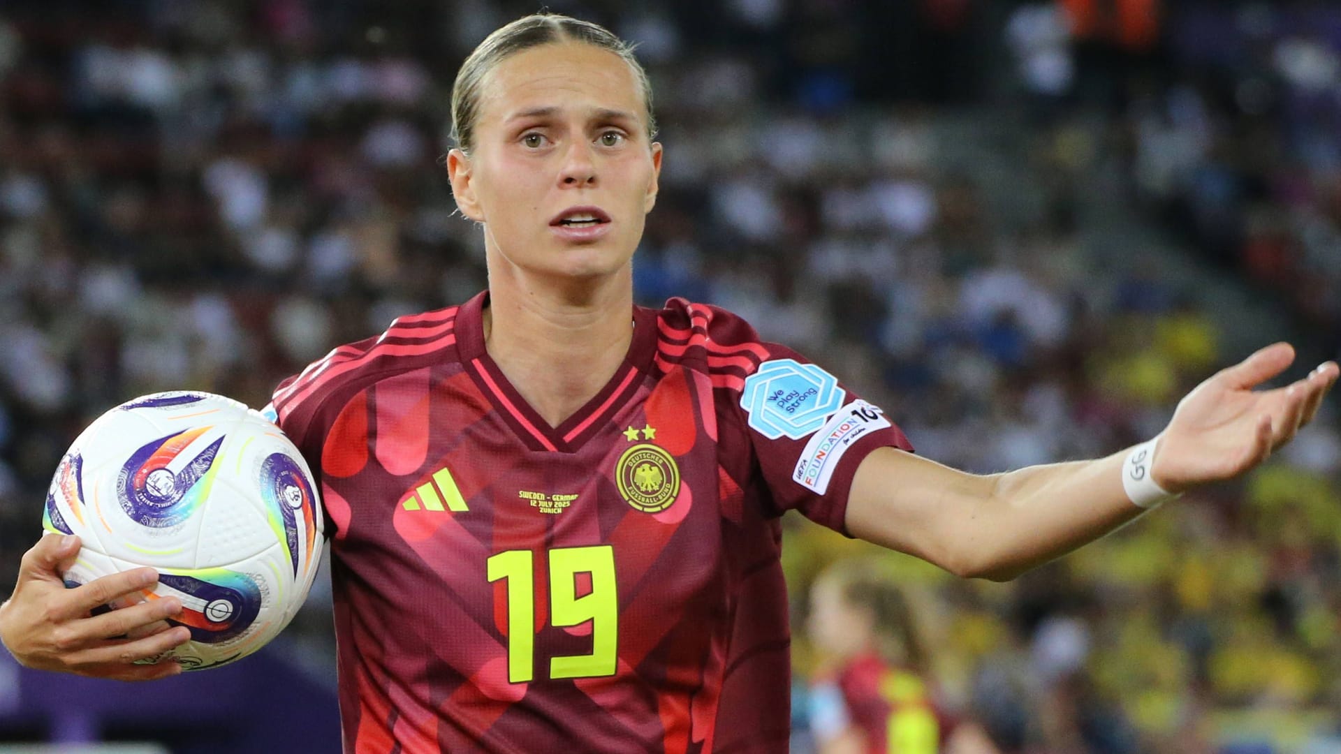 Klara Bühl enttäuscht: Gegen Schweden konnten die DFB-Frauen nur in der Anfangsphase überzeugen.