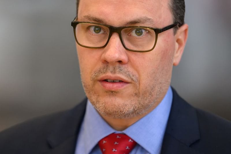 Dirk Panter (Archivbild): Der Sachsens Wirtschaftsminister ist wegen der geplanten polnischen Grenzkontrollen besorgt.