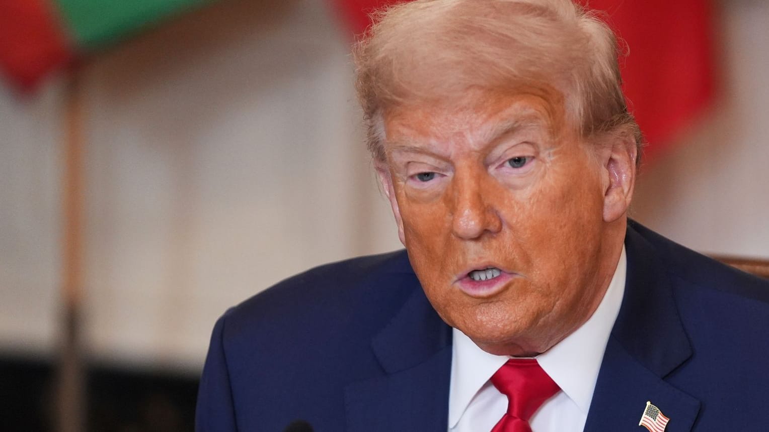 Donald Trump: Er stritt schon mehrfach öffentlich mit Hollywood-Stars. Donald Trump: Er stritt schon mehrfach öffentlich mit Hollywood-Stars.
