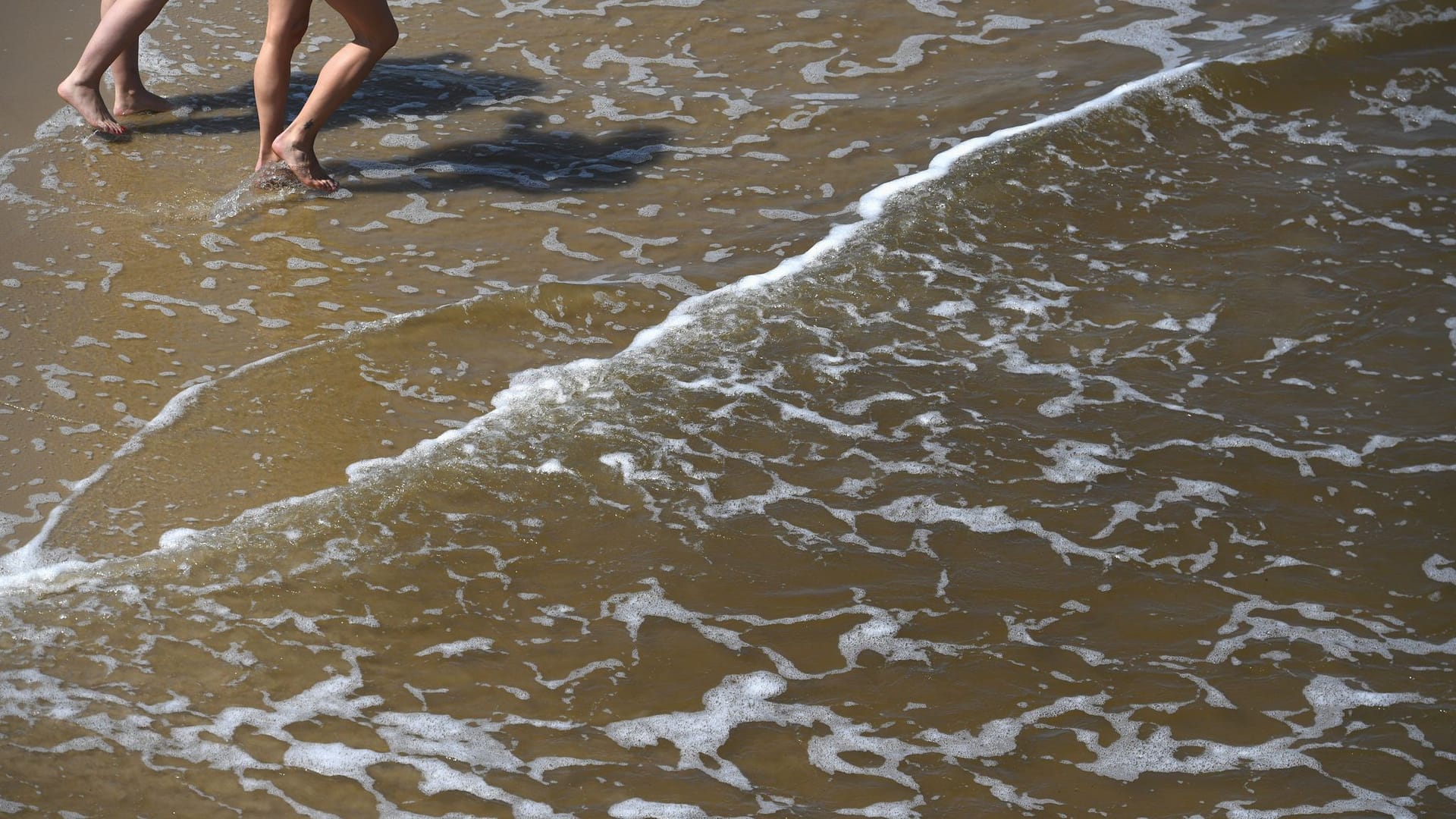 Zwei Frauen an der Ostsee Zwei Frauen an der Ostsee