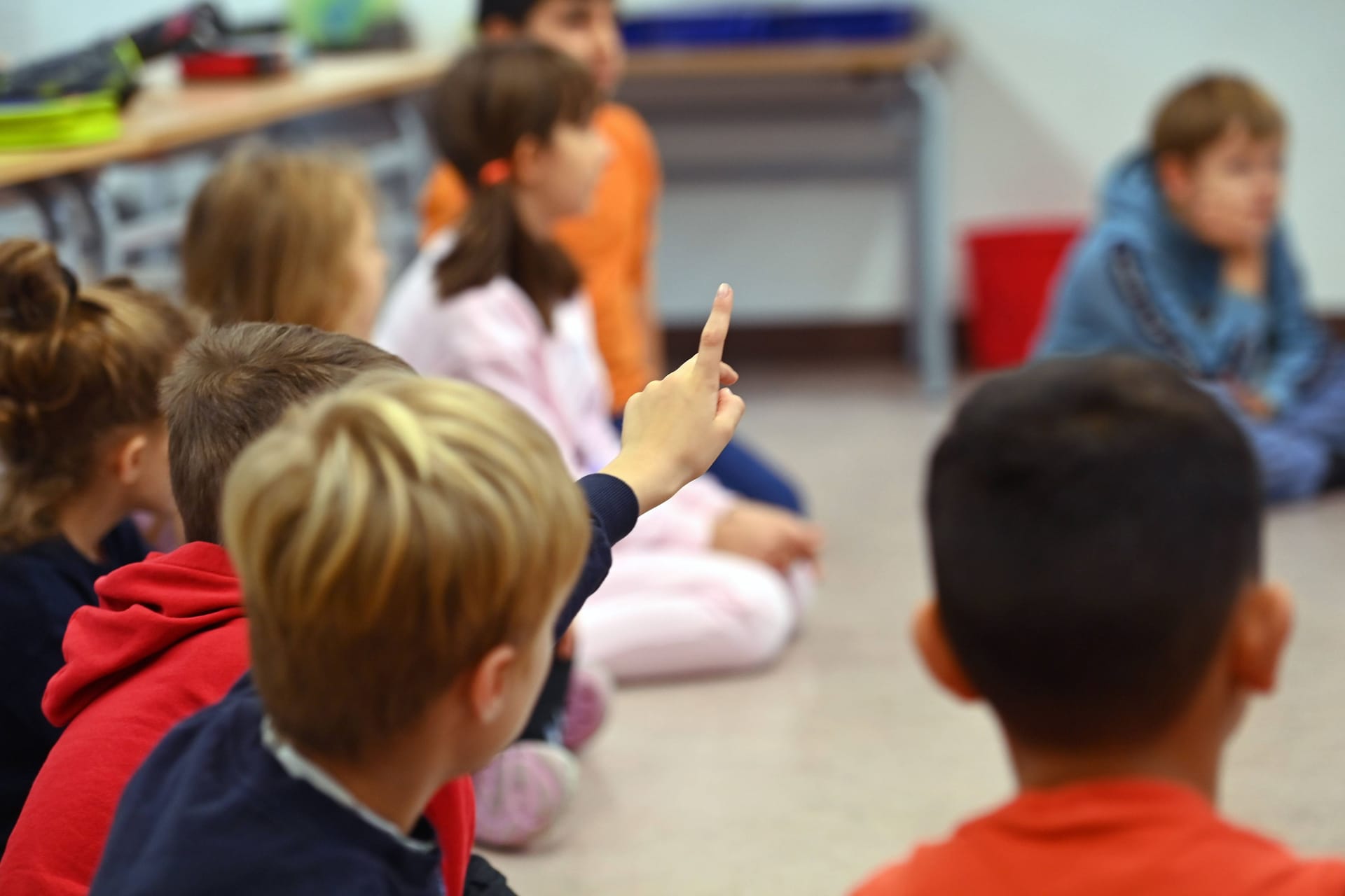Schulunterricht an einer Grundschule (Symbolbild): Aktuell besuchen Schüler in Berlin 27 Gemeinschaftsschulen, wo sie ohne Schulwechsel vom ersten bis zum 13. Jahrgang lernen.