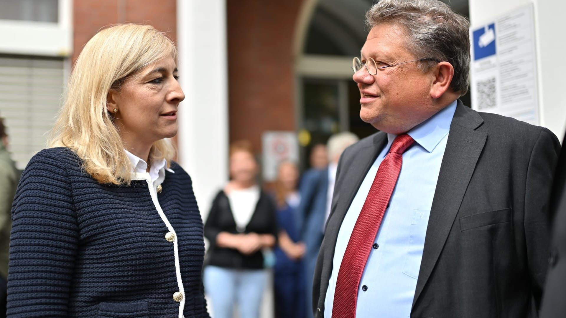 Warken besucht Städtisches Klinikum Braunschweig