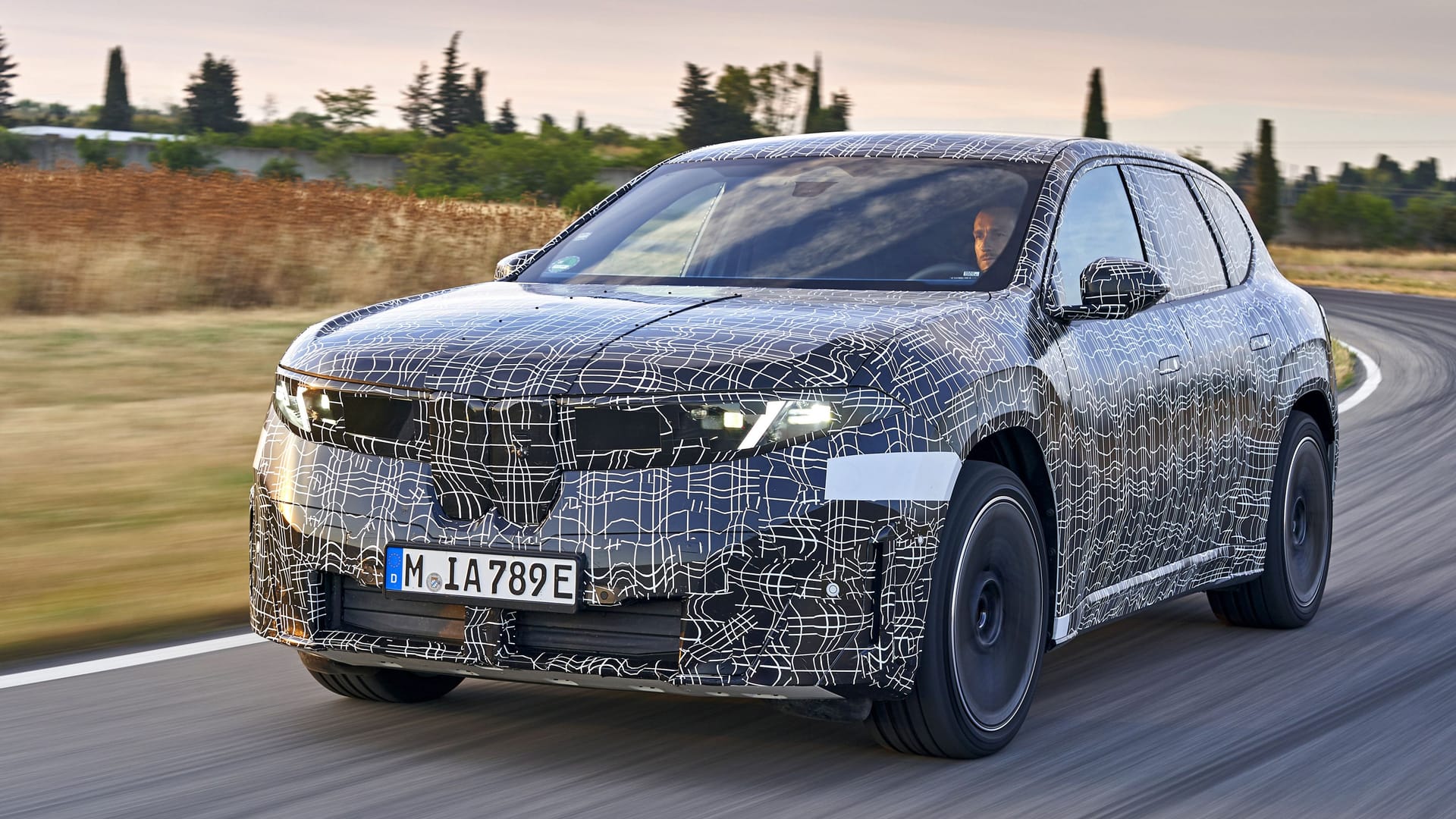 Start der „Neuen Klasse“: Der elektrische BMW iX3 setzt auf Reichweite, Schnellladen und ein neues Bedienkonzept.
