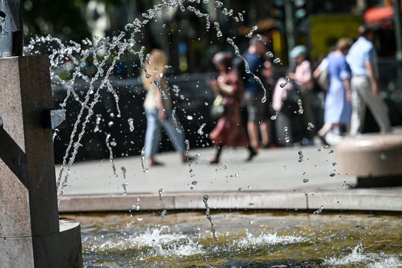 Der Weltkugelbrunnen (Archivbild): Der Deutsche Wetterdienst (DWD) rechnet in Berlin und Brandenburg mit Höchsttemperaturen von 39 Grad.