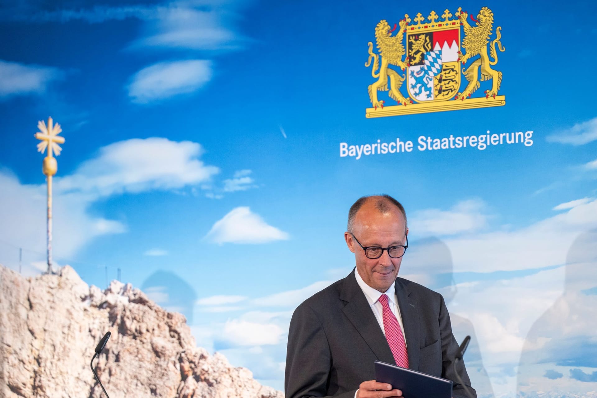 Bayerisches Kabinett tagt mit Bundeskanzler Merz Bayerisches Kabinett tagt mit Bundeskanzler Merz