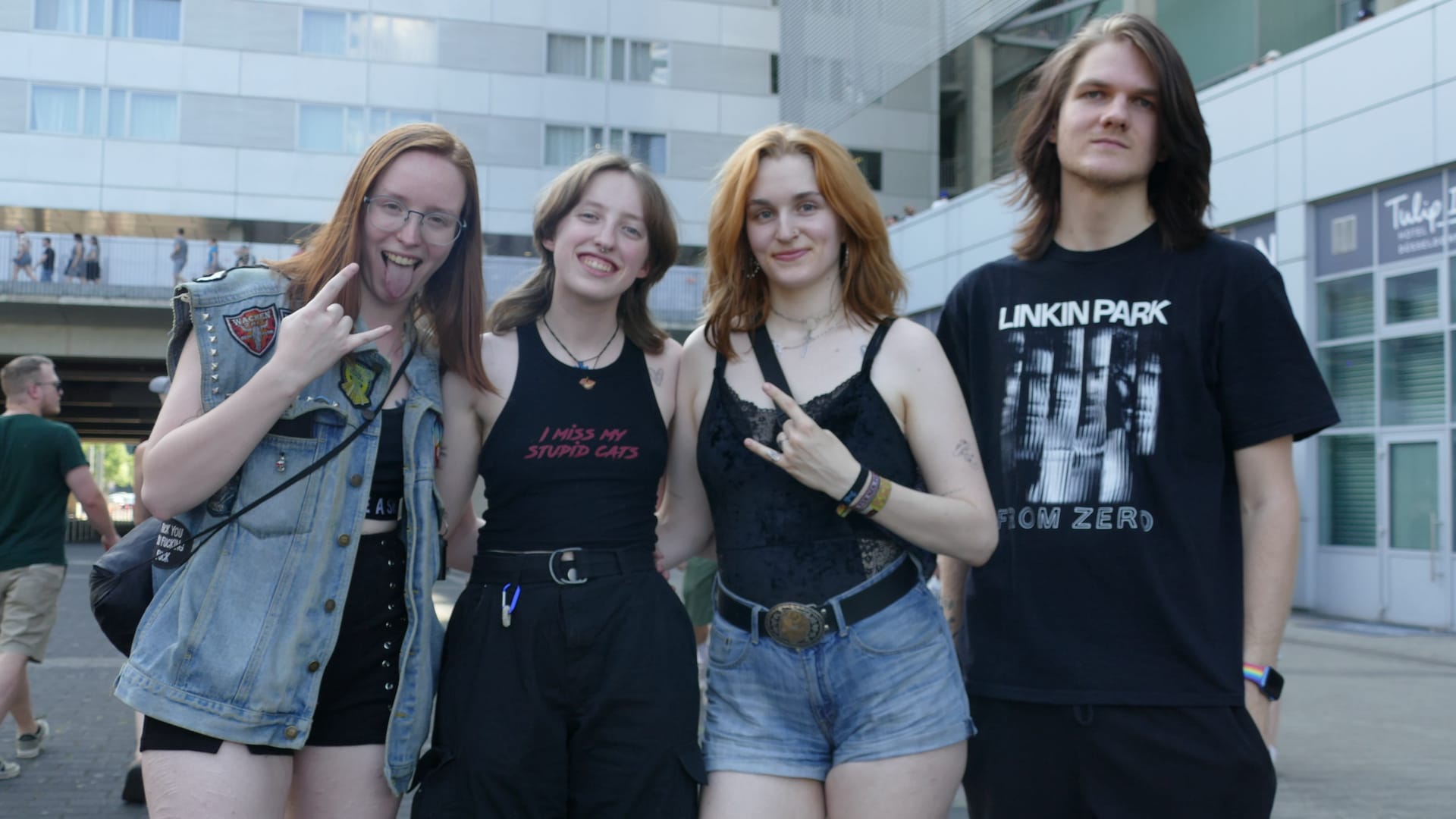 Freuen sich auf die Show: Die Freunde Juniper Ice, Jay Denner, Ash David und Paul Weber.