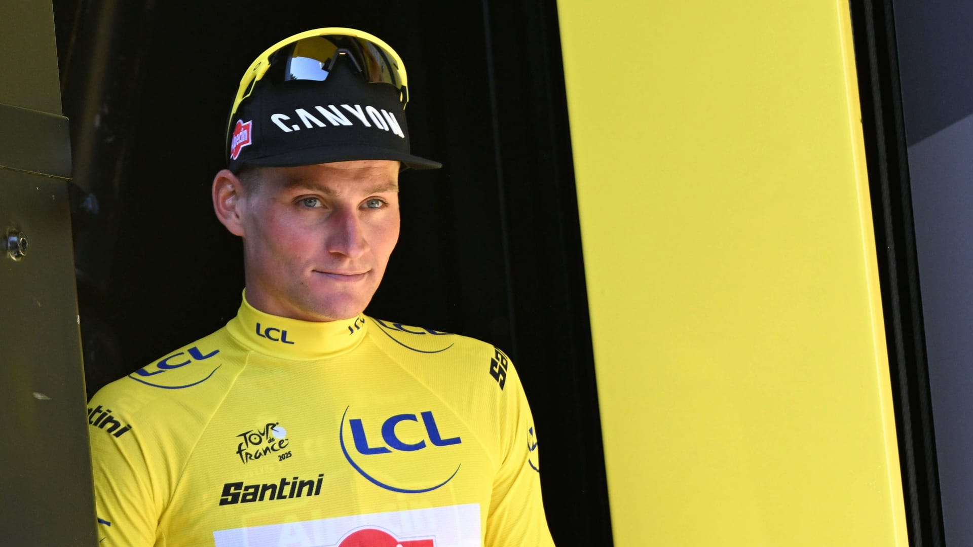 Mathieu van der Poel: Wegen einer Sekunde eroberte er das Gelbe Trikot zurück.
