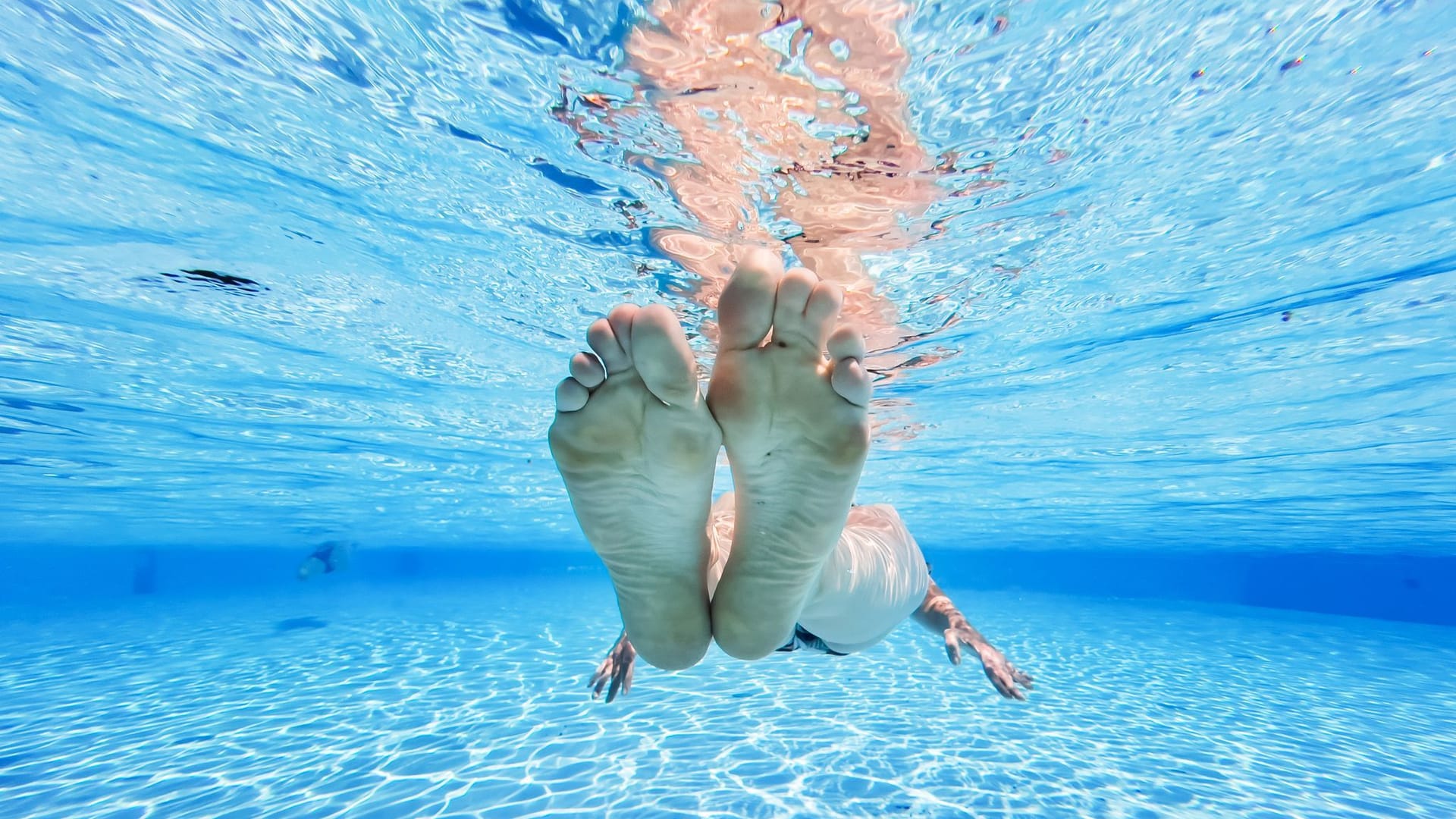 Freibad in der Schweiz will Zugang beschränken Freibad in der Schweiz will Zugang beschränken