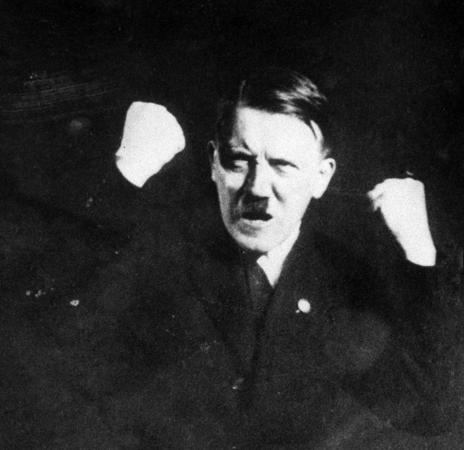 Hitler übte Gesten für seine Reden.