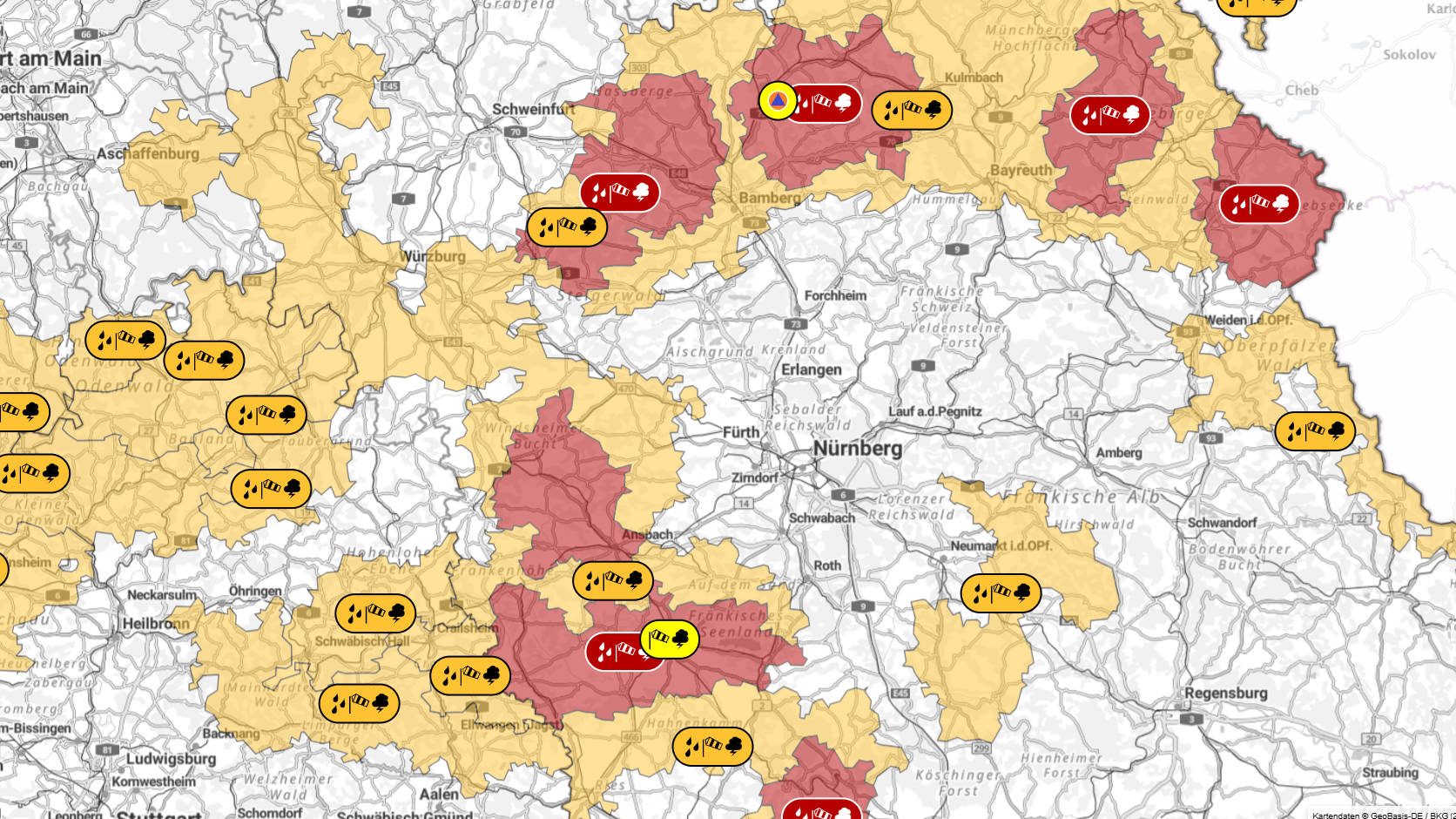 In der Südhälfte Deutschlands sind viele Regionen betroffen: Teilweise gilt Alarmstufe Rot.