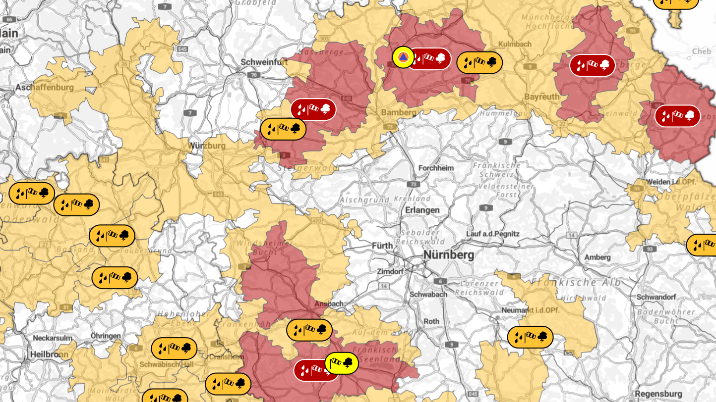 In der Südhälfte Deutschlands sind viele Regionen betroffen: Teilweise gilt Alarmstufe Rot.