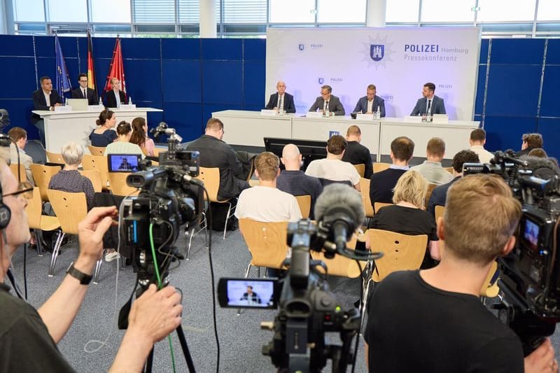Pressekonferenz der Hamburger Ermittler zur Festnahme des "White Tiger" (Archivbild): Möglicherweise gibt es weitere Opfer.