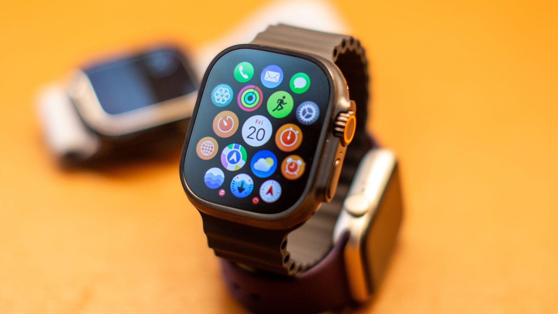 Eine Apple Watch (Symbolbild): Die Feuerwehr wurde von der Uhr alarmiert.