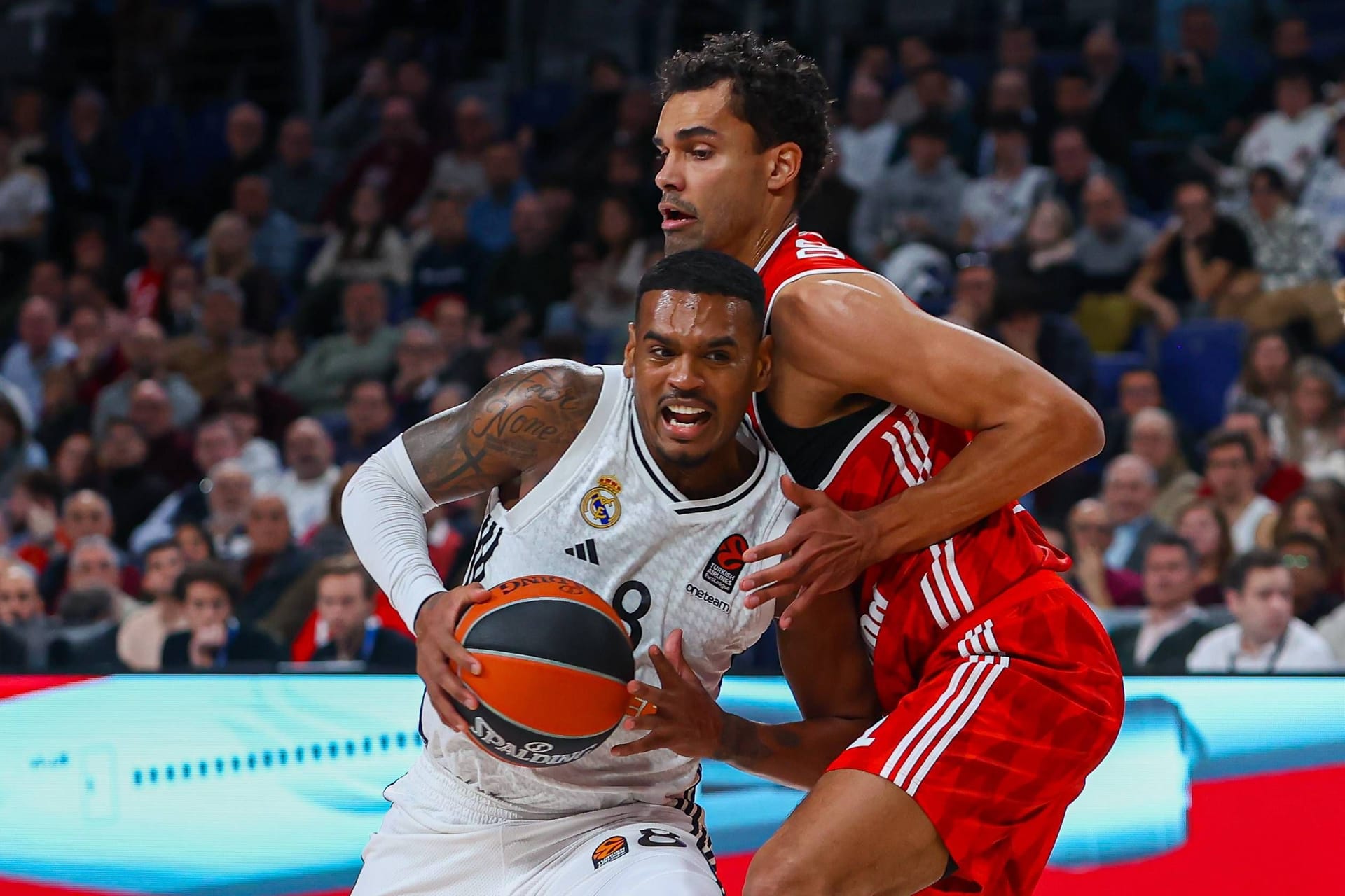 Xavier Rathan-Mayes im Trikot von Real Madrid gegen den FC Bayern (Archivbild): In der neuen Saison wird der Kanadier selbst für die Münchner auflaufen. Xavier Rathan-Mayes im Trikot von Real Madrid gegen den FC Bayern (Archivbild): In der neuen Saison wird der Kanadier selbst für die Münchner auflaufen.