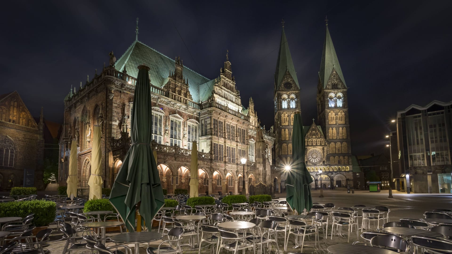 Bremer Altstadt bei Nacht: Die alte Geschichte ist haarsträubend.