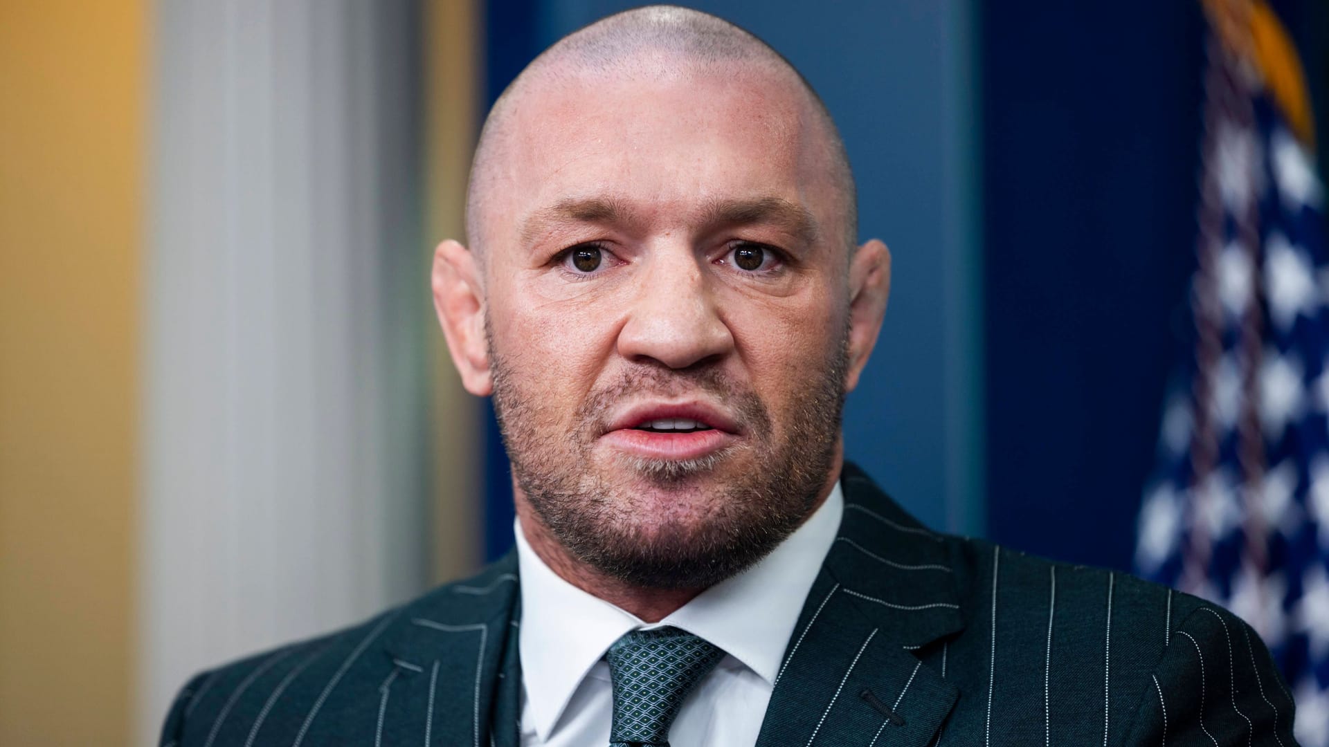Conor McGregor beim Termin im Weißen Haus im März 2025: Der MMA-Kämpfer erregt mit kontroversen Aussagen immer wieder Aufsehen.
