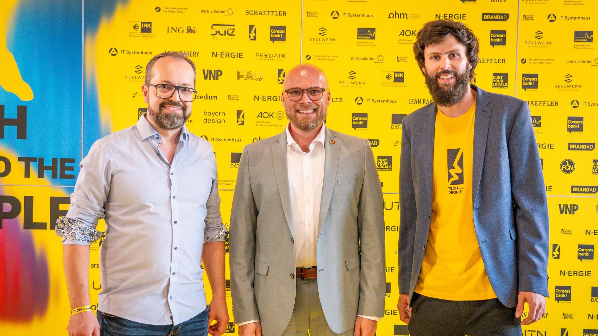 Geschäftsführer Ingo Di Bella, Digitalminister Fabian Mehring und Festivalleitung Manuel Siegl (von links nach rechts).