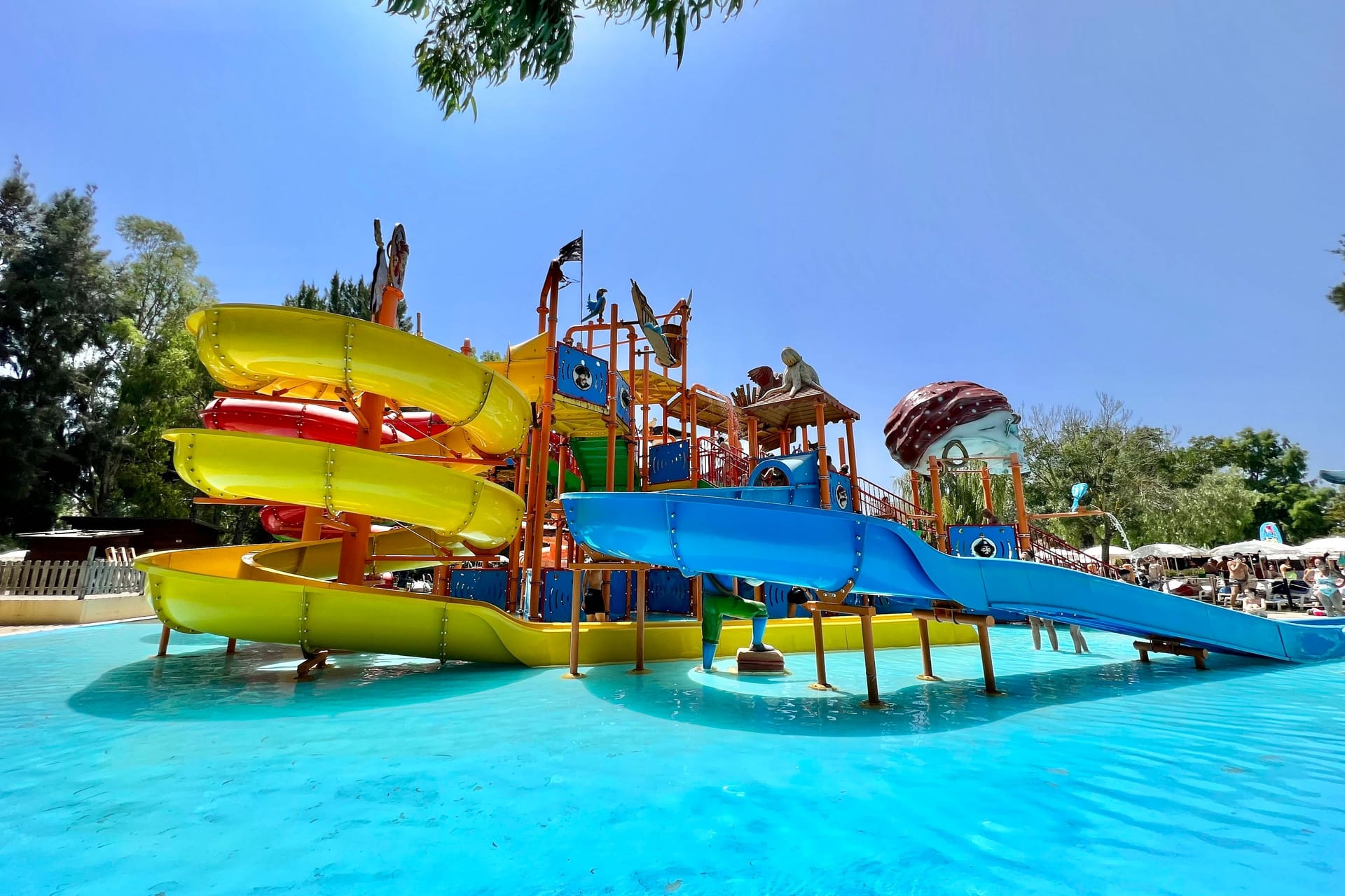 Auf der Insel Rab: Das Kind verunglückte auf einer Wasserrutsche. (Symbolbild)