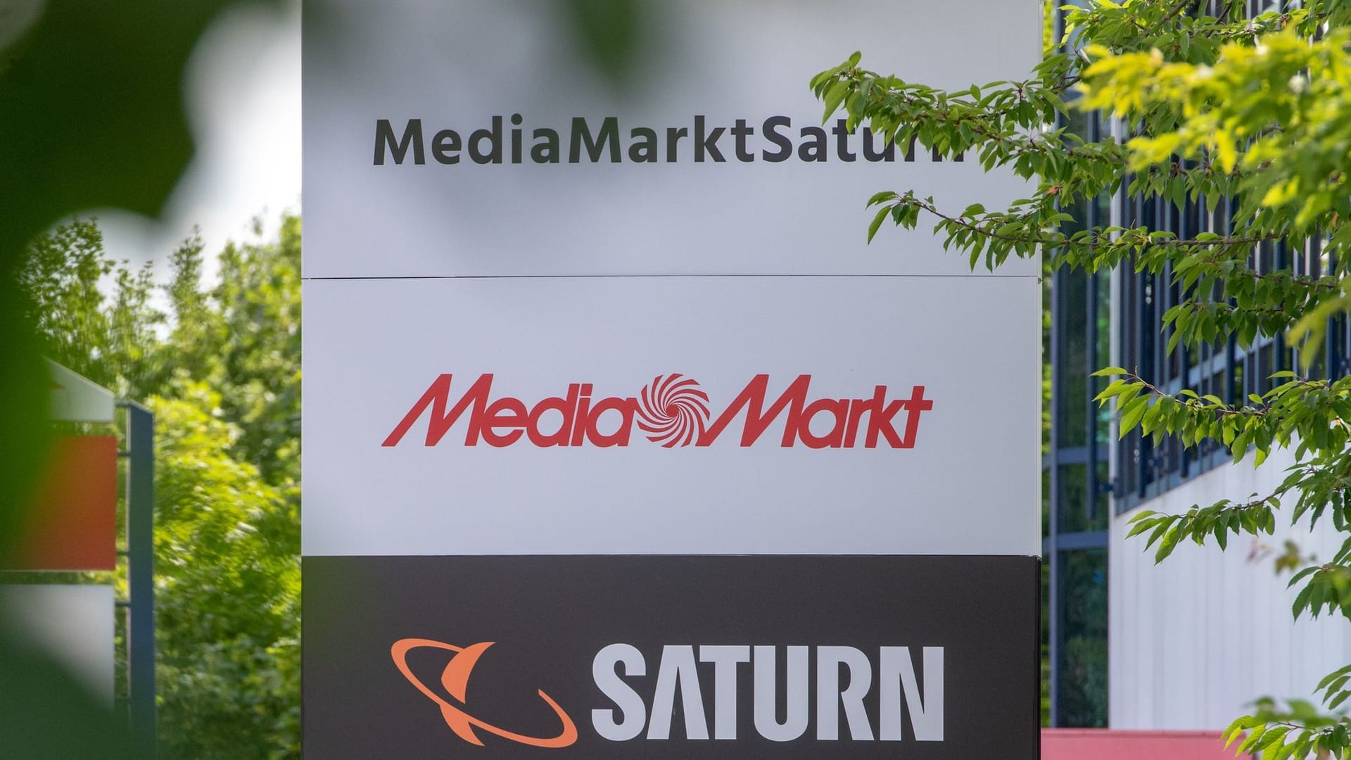 Ceconomy - Media Markt und Saturn Ceconomy - Media Markt und Saturn