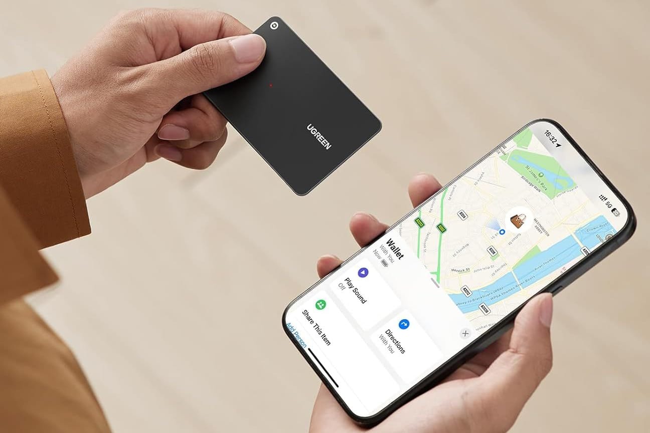 Amazon-Angebot: Der Tracker von Ugreen ist so schmal wie eine Kreditkarte.