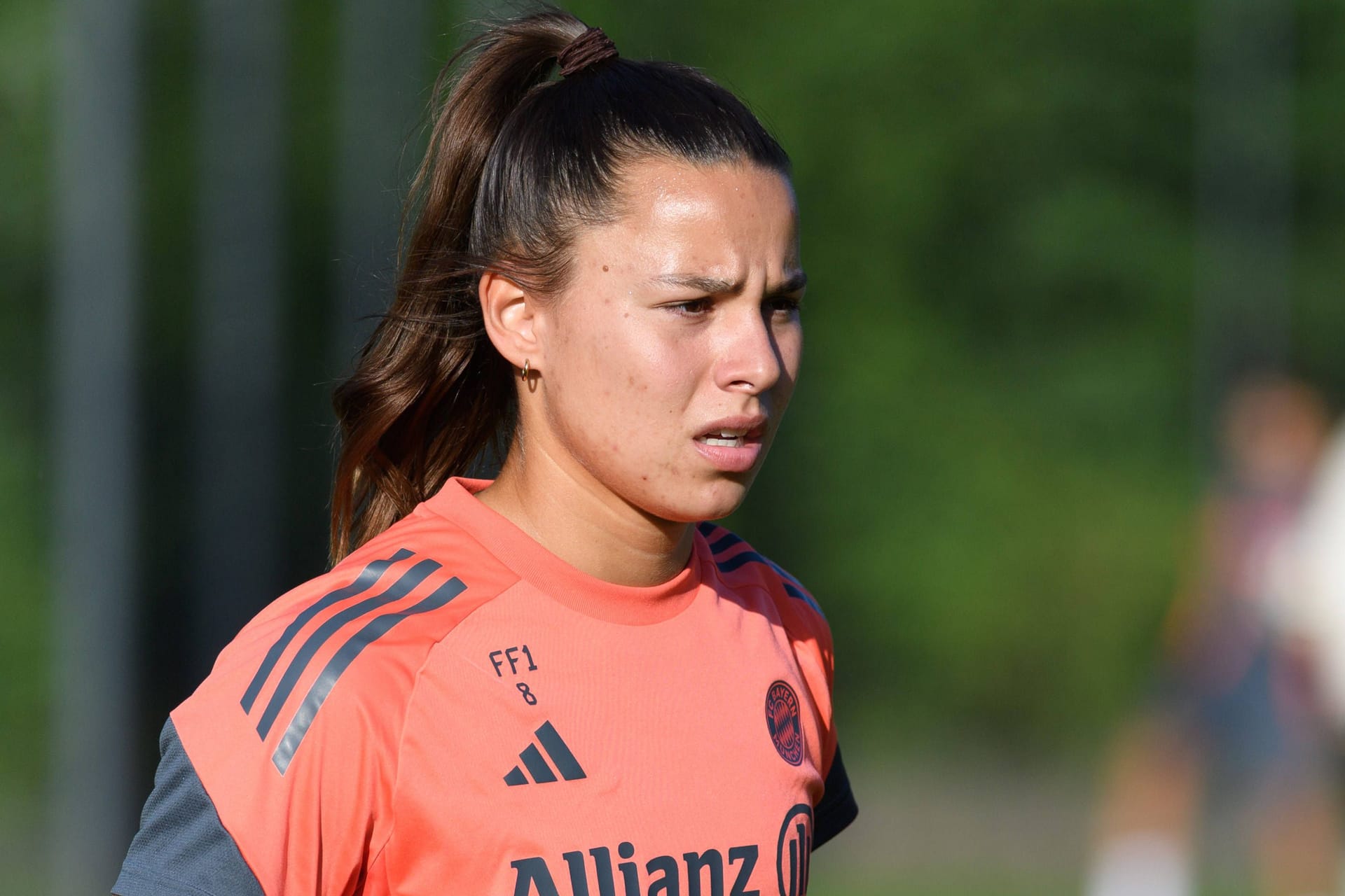 Lena Oberdorf im Training beim FC Bayern: Die Mittelfeldspielerin ist seit 2024 beim deutschen Rekordmeister.