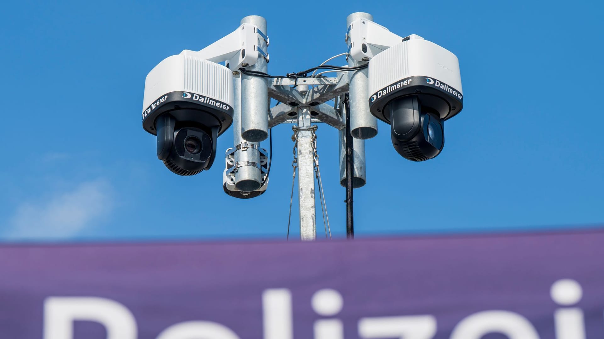Neue Videotürme der Polizei am Stachus