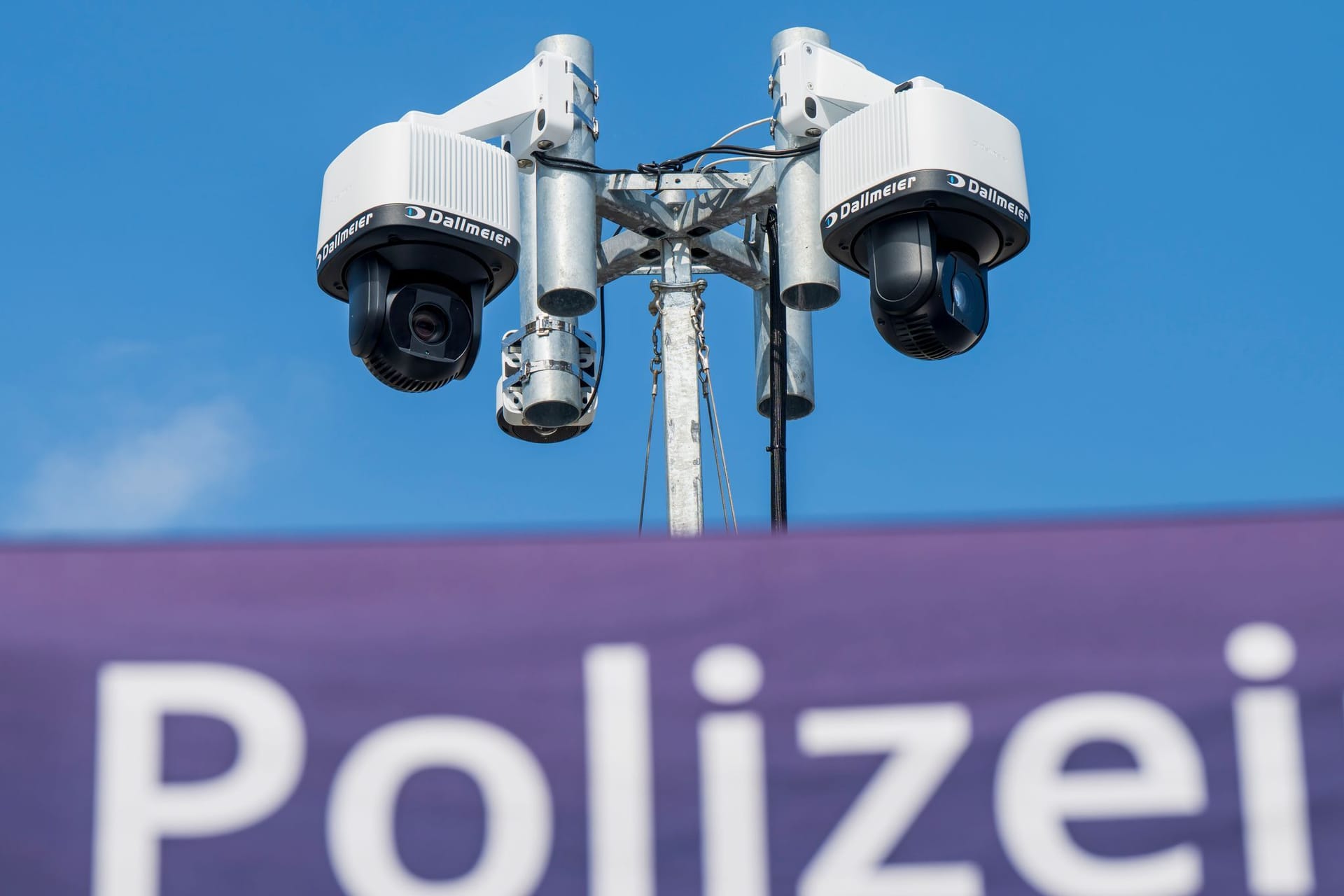 Neue Videotürme der Polizei am Stachus