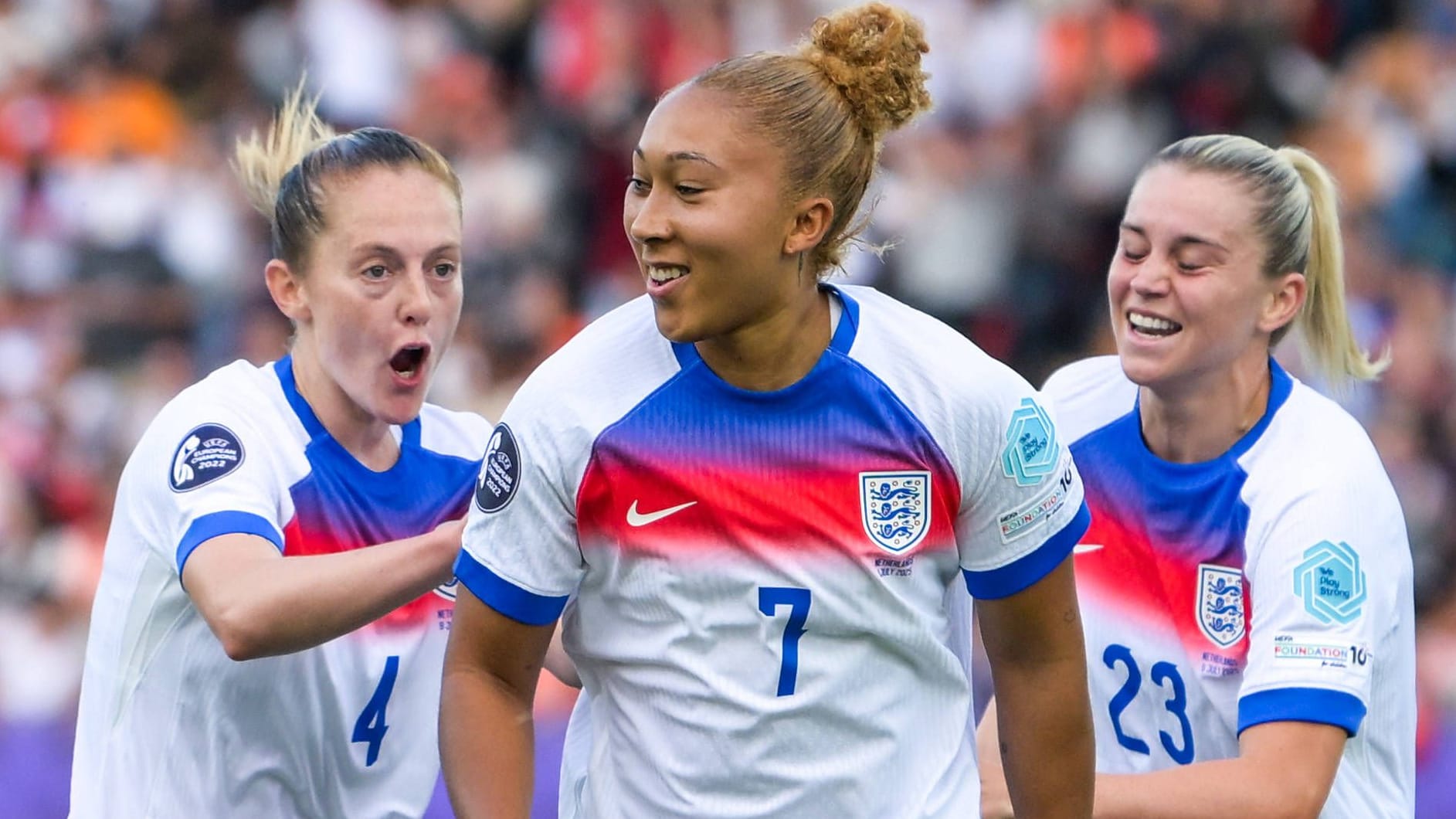 Matchwinnerin: Lauren James (M.) traf gleich zweimal gegen die Niederlande.