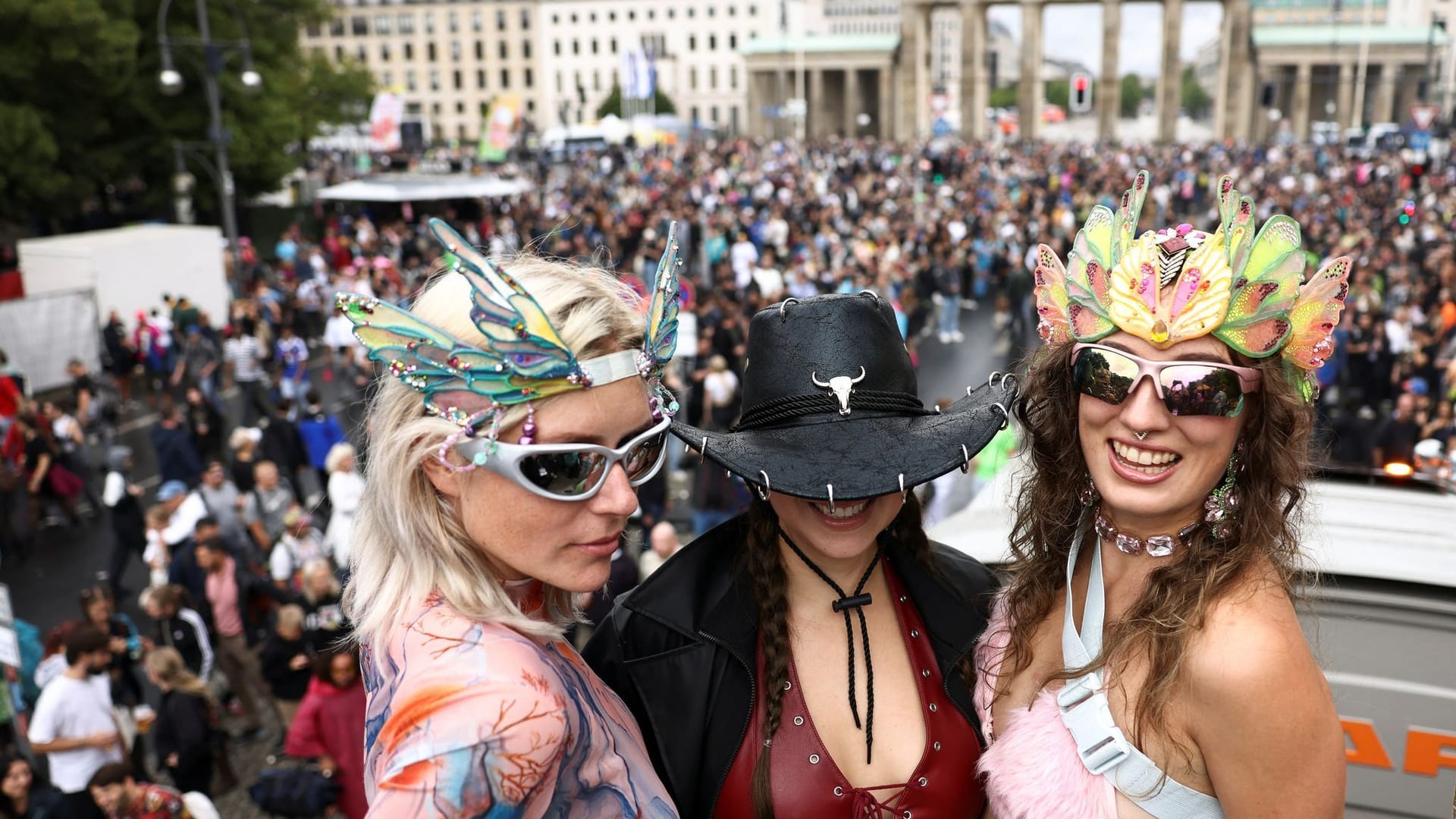 Teilnehmer von "Rave the Planet": Berlin wird erneut zum Anziehungspunkt für die Techno-Szene.