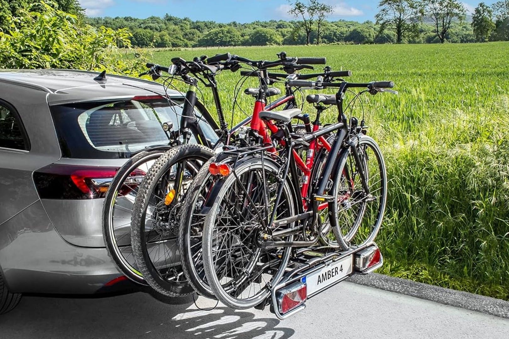 Mit dem reduzierten Fahrradträger von Eufab haben Sie bis zu vier Räder und E-Bikes immer dabei.