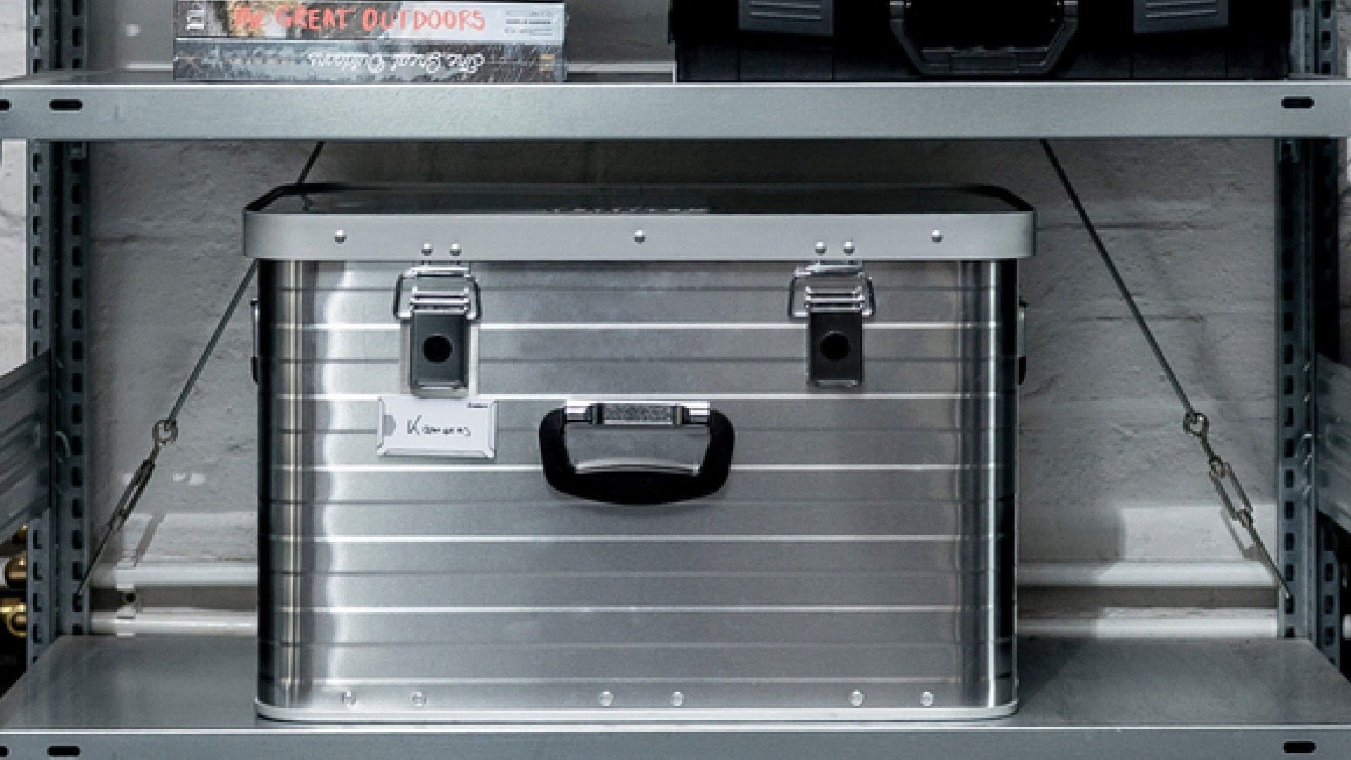 Robuste Aluboxen in drei Größen, ideal zum Transport und zur Lagerung.