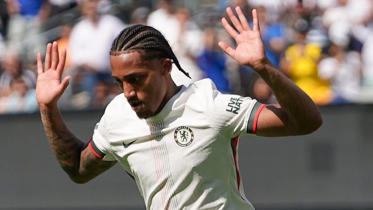 João Pedro: Der Brasilianer schoss Chelsea gegen seine Landsleute mit einem Doppelpack ins Finale der Klub-WM. João Pedro: Der Brasilianer schoss Chelsea gegen seine Landsleute mit einem Doppelpack ins Finale der Klub-WM.