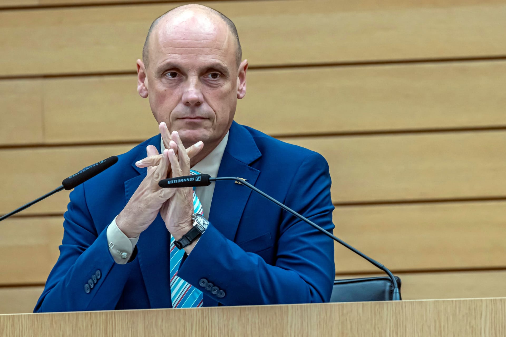 Daniel Born (SPD), Vizepräsident des baden-württembergischen Landtags: Er malte ein Hakenkreuz auf einen Wahlzettel.