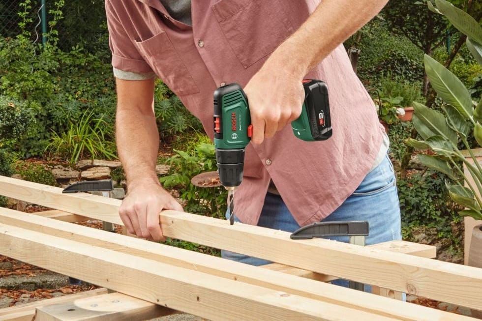Im Globus Baumarkt gibt es den Akkubohrschrauber EasyDrill von Bosch für unter 60 Euro.