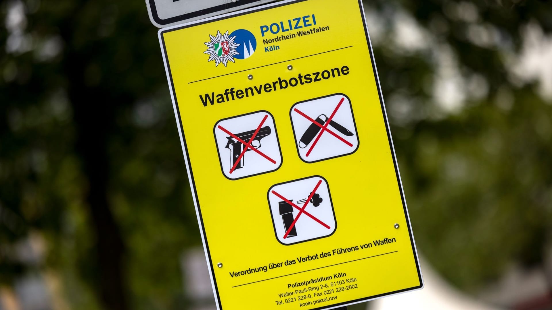 Polizei richtet weitere Waffenverbotszonen in NRW ein Polizei richtet weitere Waffenverbotszonen in NRW ein
