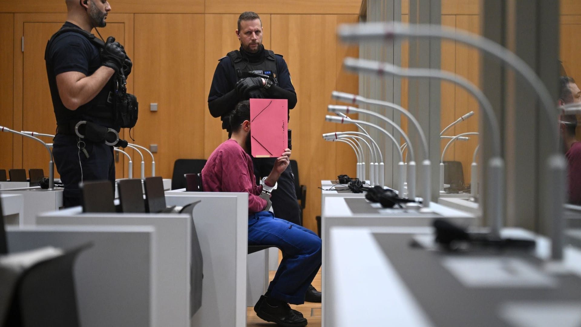 Auftakt Staatsschutzverfahren wegen Messerangriff in Mannheim