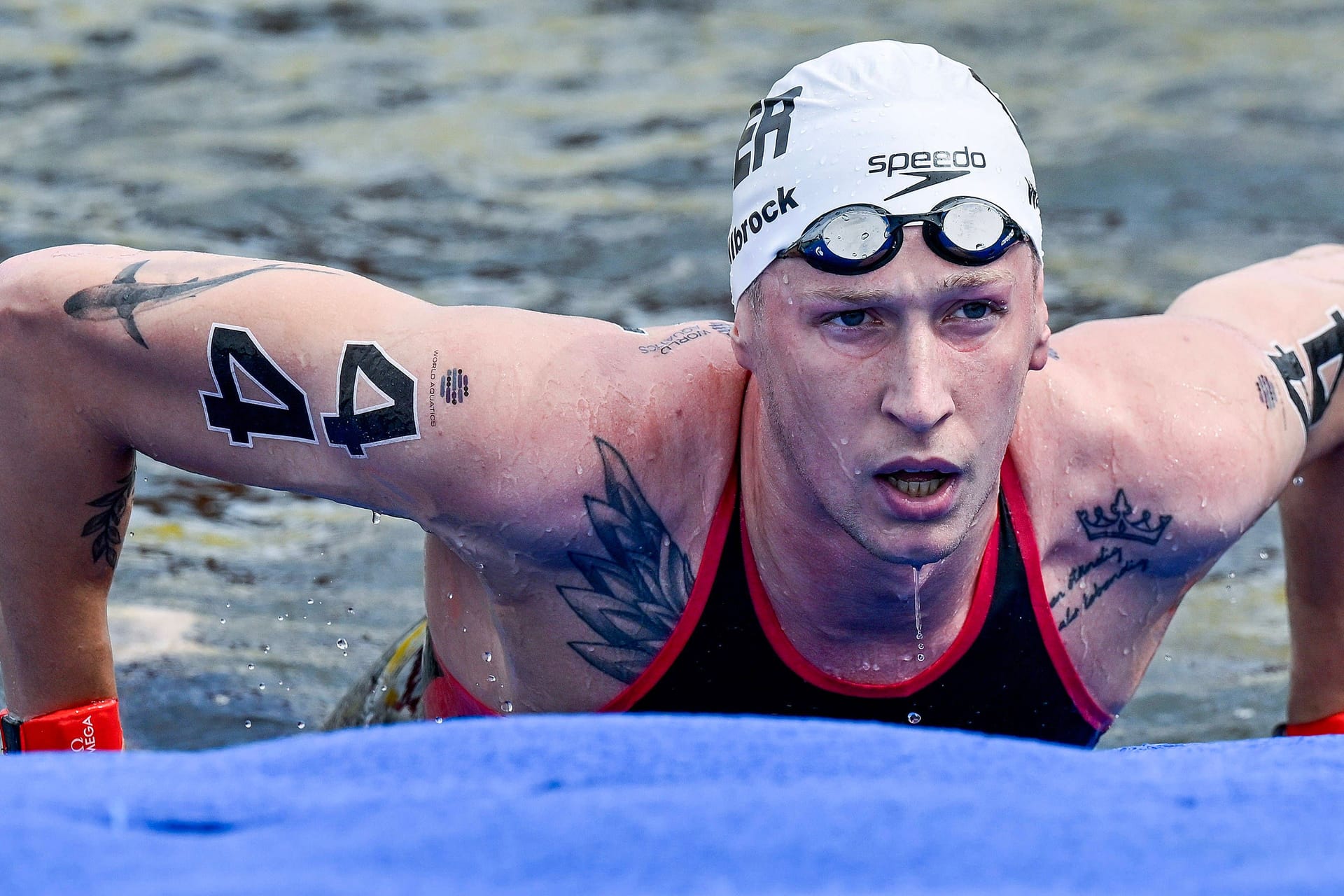 Florian Wellbrock: Der deutsche Schwimmer hat etwas geschafft, was im Freiwasser bei einer WM noch niemandem zuvor gelungen ist.