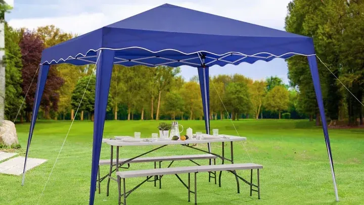 Faltpavillon für 50 Euro im Angebot: Der günstige Pop-up-Pavillon von Juskys ist ideal für Festivals, Gartenparty oder Camping geeignet.