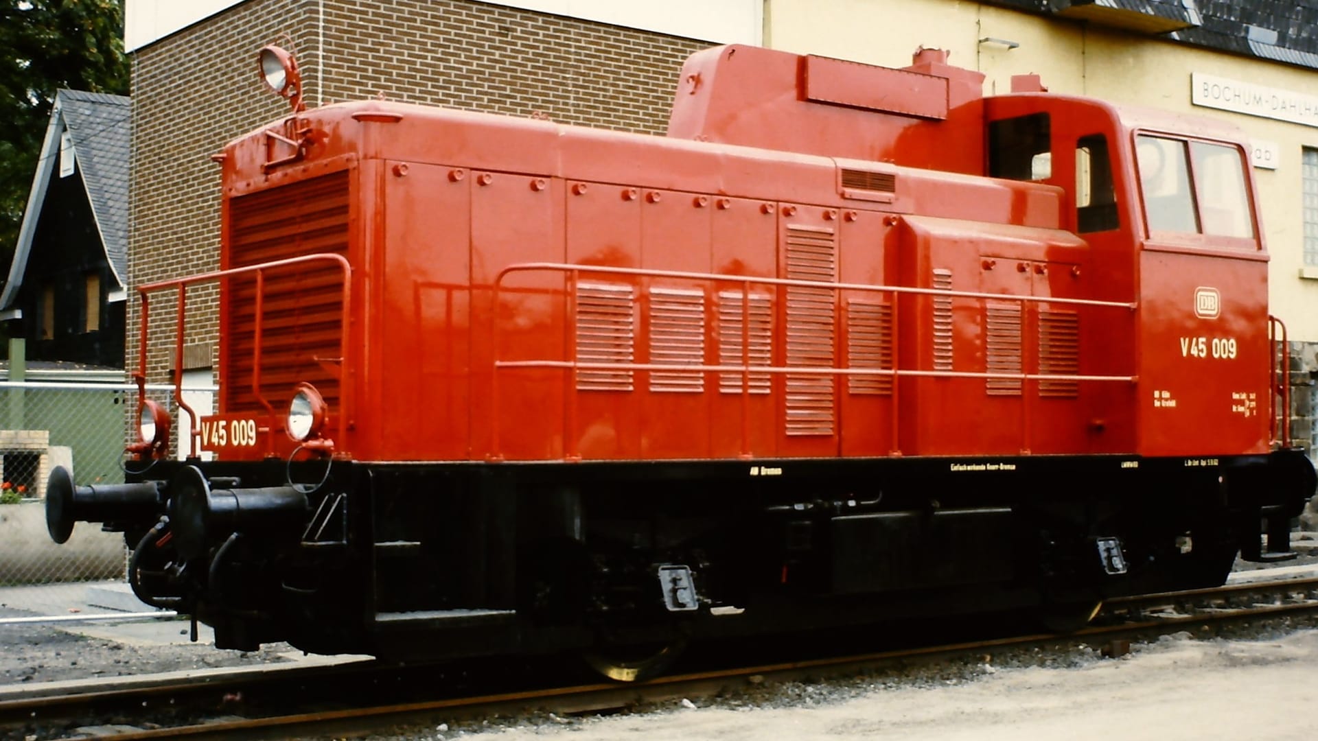 Diesellokomotive der Baureihe V45 (Symbolbild): Die mehr als 100 Jahre alten Stellwerke in der Region Braunschweig haben ausgedient.