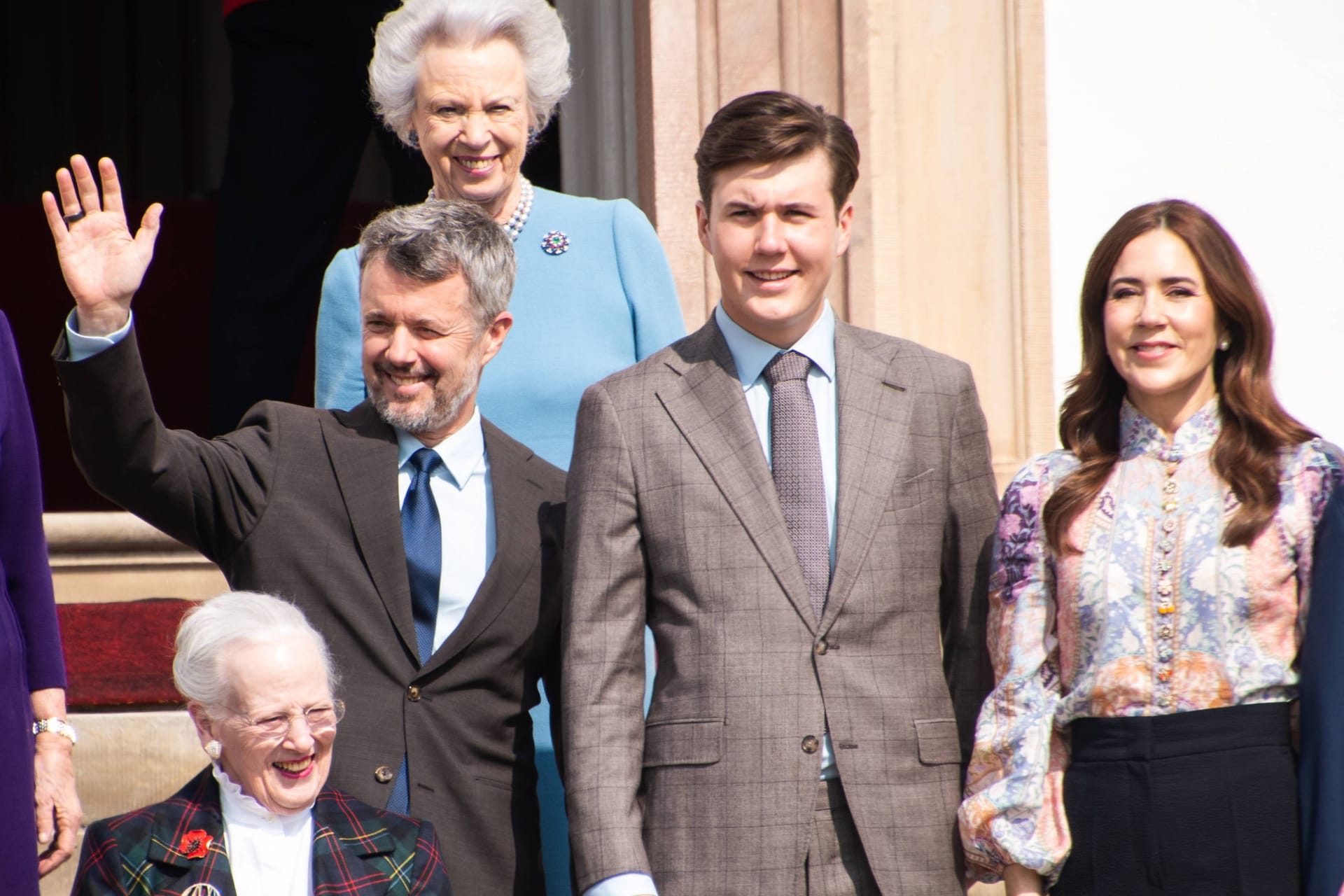 König Frederik und Königin Mary mit ihrem Sohn Kronprinz Christian: Er hätte seinen Vater eigentlich vertreten sollen.
