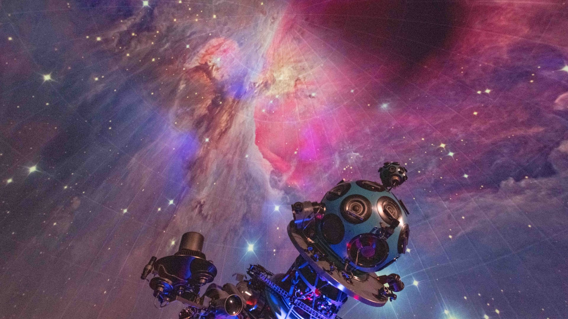 Die Kuppel im Nürnberger Planetarium (Archivbild): Sie bekommt im Sommer einen neuen Anstrich.