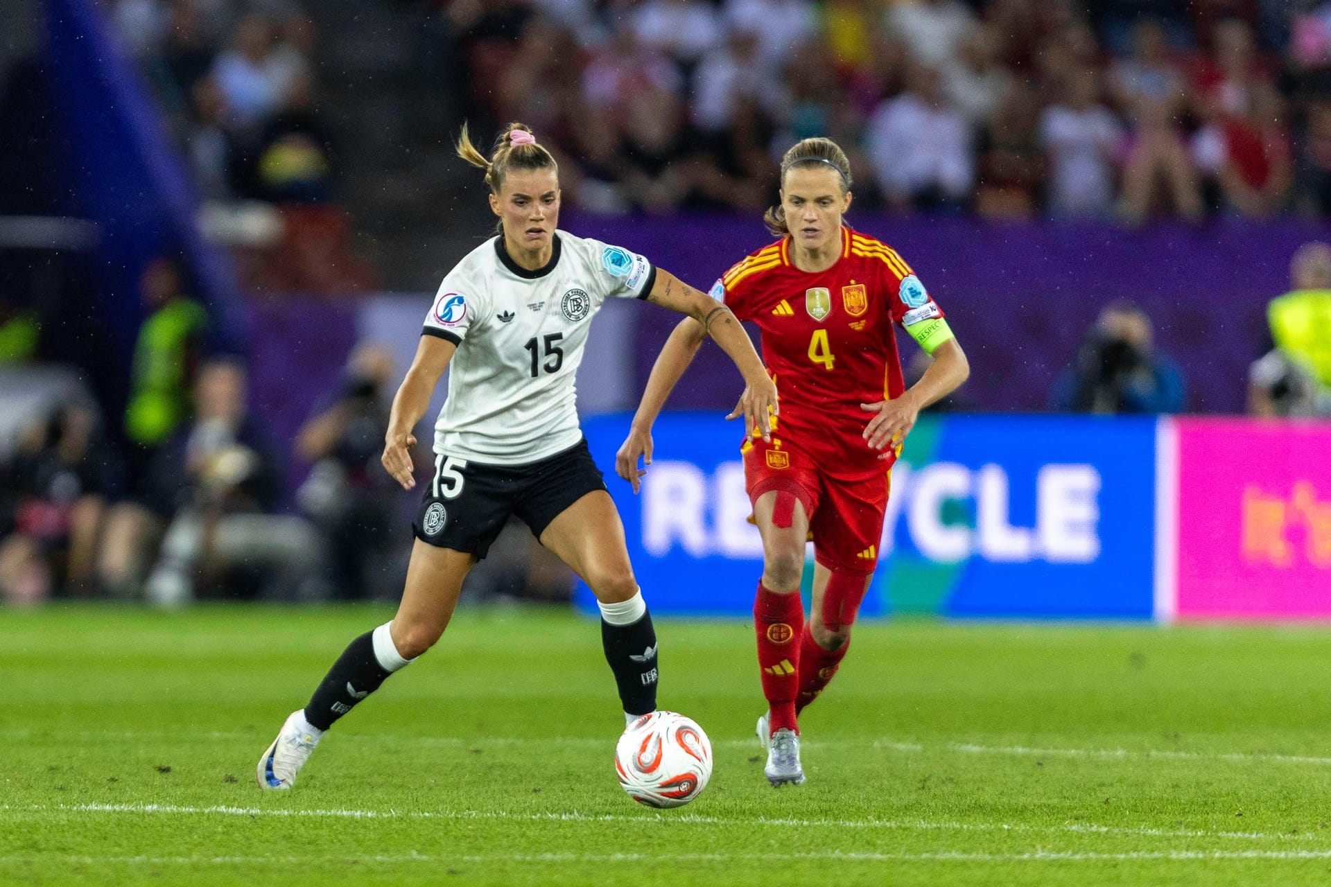 Selina Cerci (ab 86.): Kam für Hoffmann in die Spitze. Geschicktes Zusammenspiel mit Bühl (90.+4.), kam ansonsten ob der deutschen Defensivarbeit nur bedingt zum Ball. Note 3