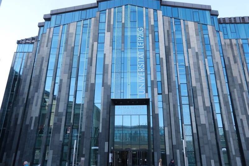 Das Augusteum der Universität Leipzig. Das Dresdner Start-up-Unternehmen Spinncloud hat von der Hochschule einen Großauftrag für seine KI-Chips erhalten.