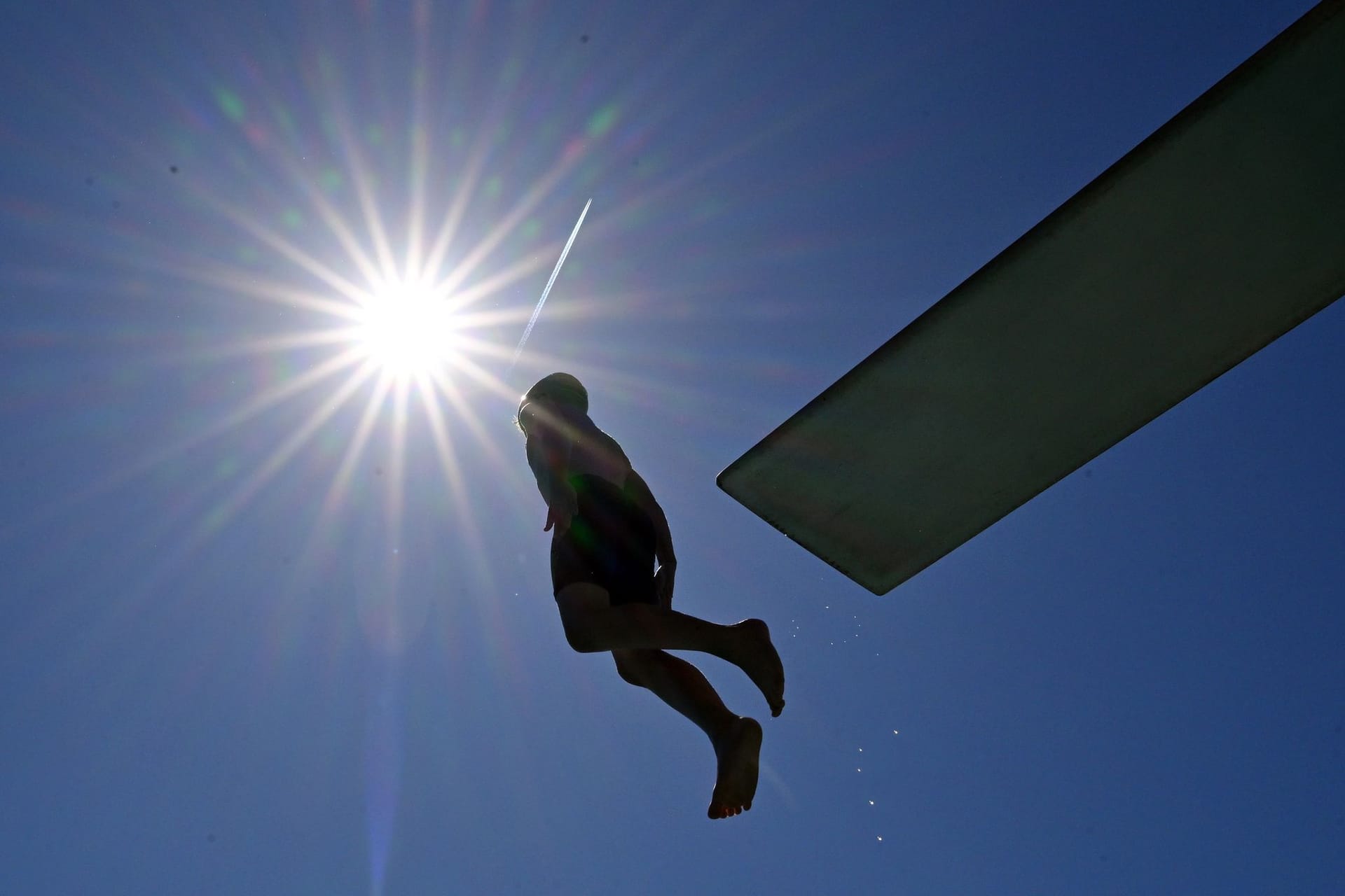 Mann in Freibad