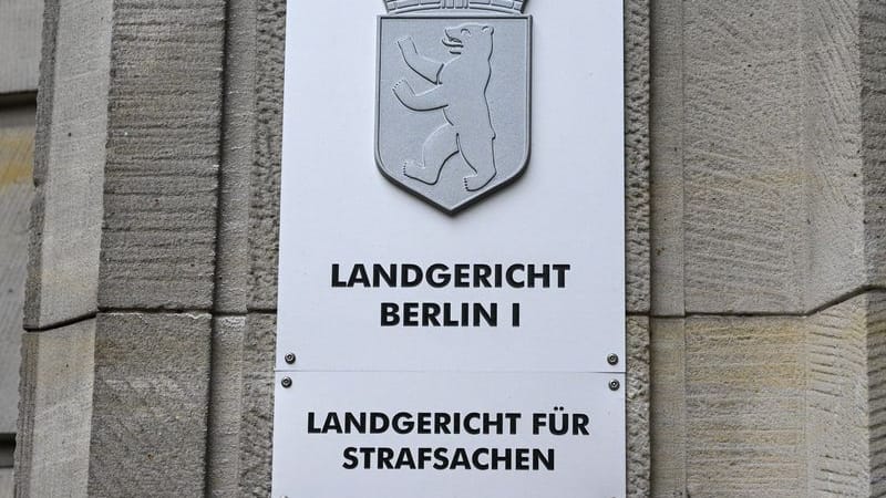 Ein Schild weist auf das Landgericht Berlin hin (Symbolbild): Rund zehn Monate nach der Tat folgte die Urteilsverkündung. Ein Schild weist auf das Landgericht Berlin hin (Symbolbild): Rund zehn Monate nach der Tat folgte die Urteilsverkündung.