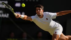 Titelform: Alcaraz locker ins Wimbledon-Halbfinale
