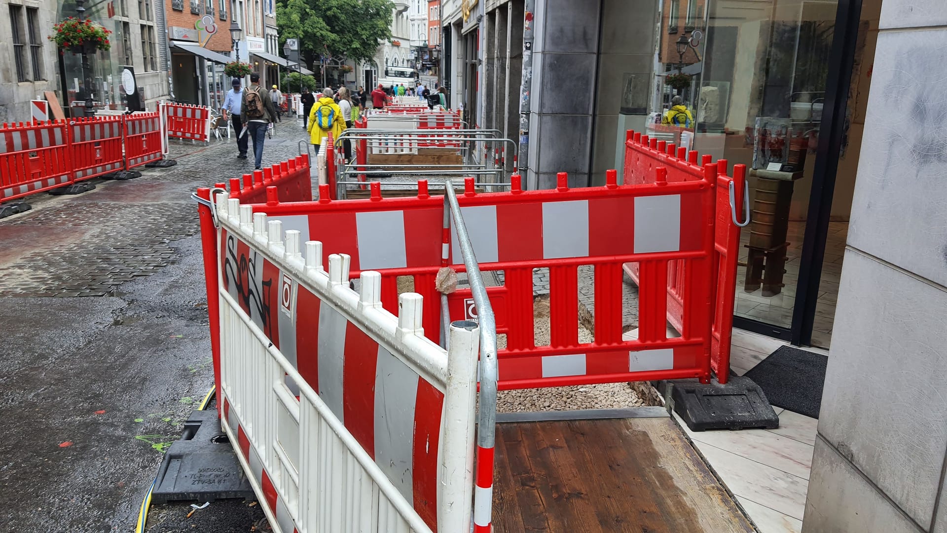 In der unteren Pontstraße in der Nähe vom Marktplatz haben Fußgänger deutlich mehr Platz.