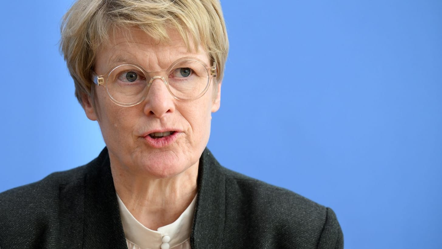 Veronika Grimm sieht Deutschland am Scheideweg. Veronika Grimm sieht Deutschland am Scheideweg.