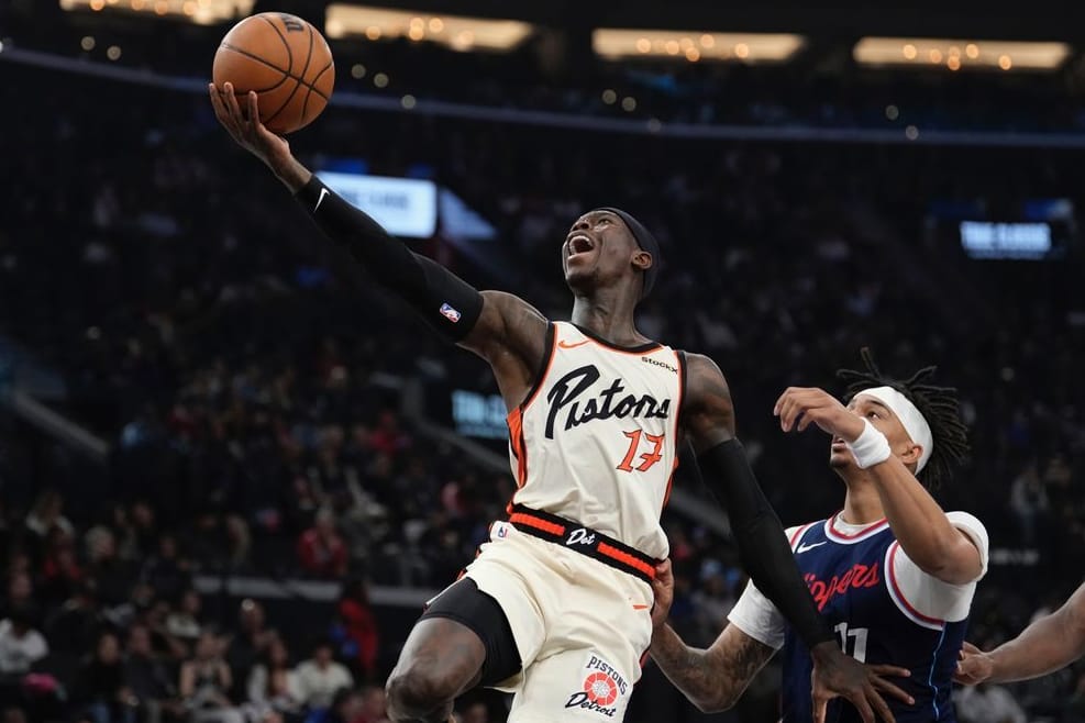Dennis Schröder im Trikot der Detroit Pistons: Für den Braunschweiger geht es in Sacramento weiter.