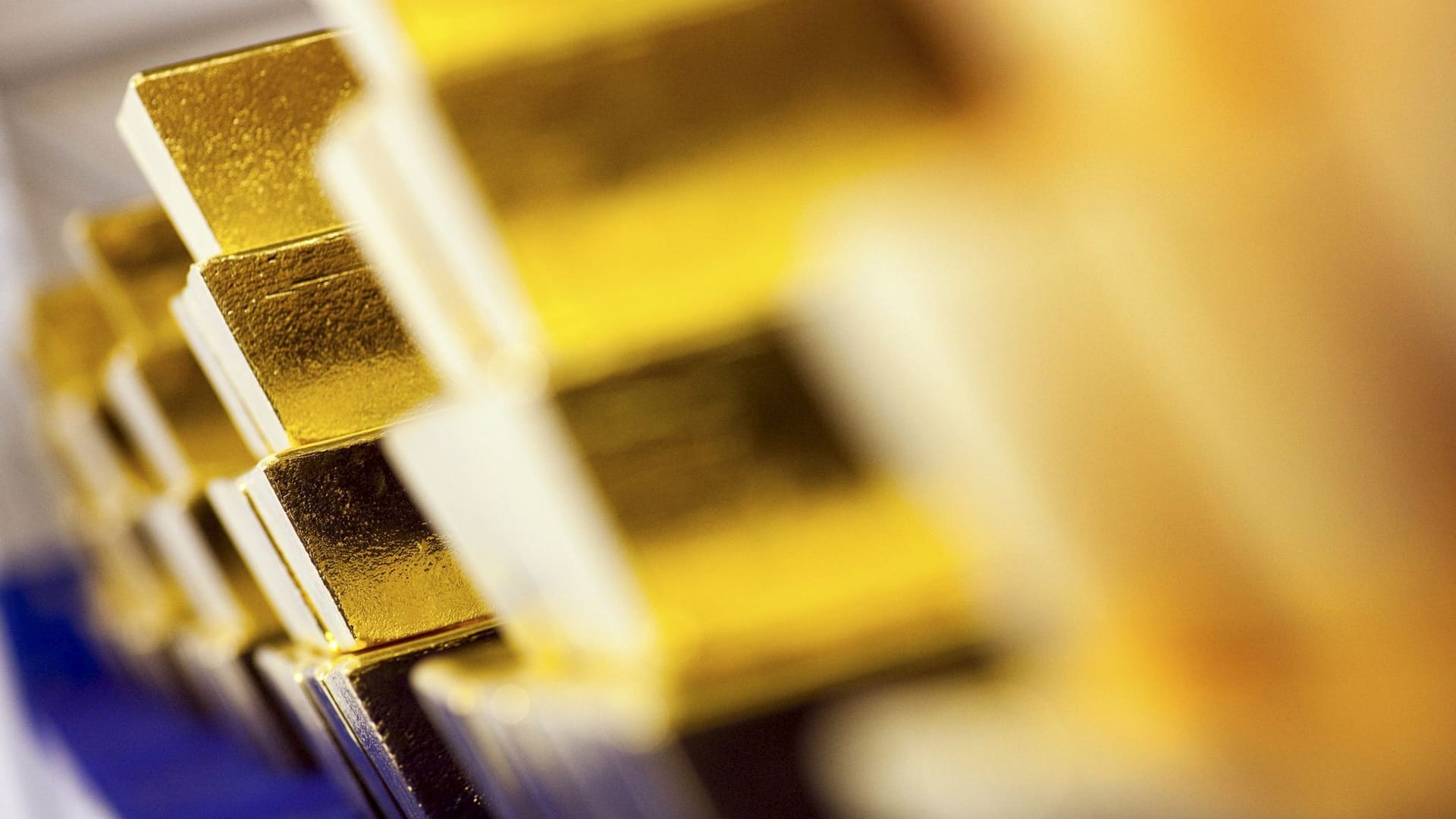 Goldbarren lagern in einem Tresor der Deutschen Börse AG Goldbarren lagern in einem Tresor der Deutschen Börse AG